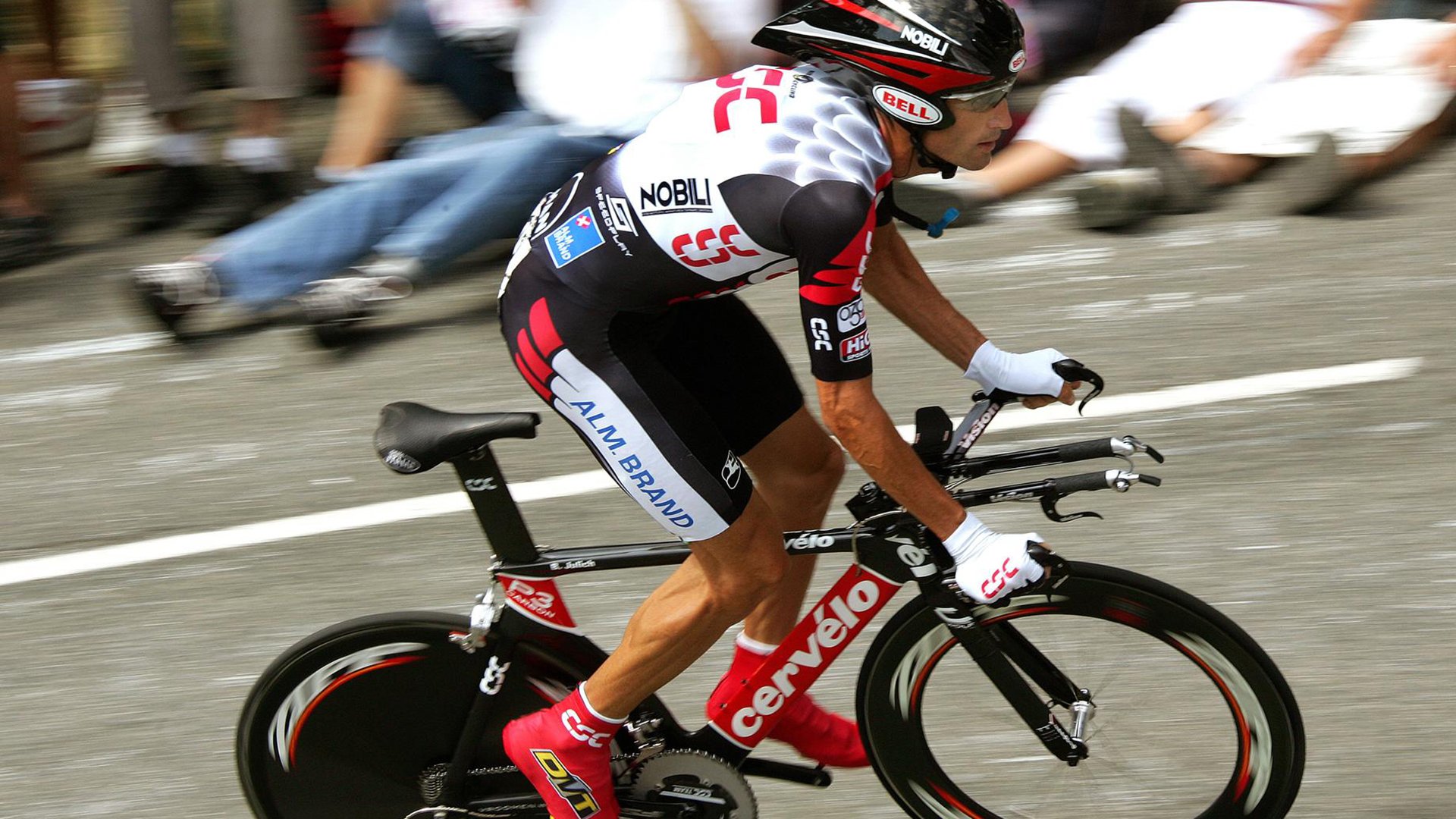 爱游戏体育官方网站-_涵盖多项运动的多元竞技节：网球+射箭+跑酷_，seedsports网球运动