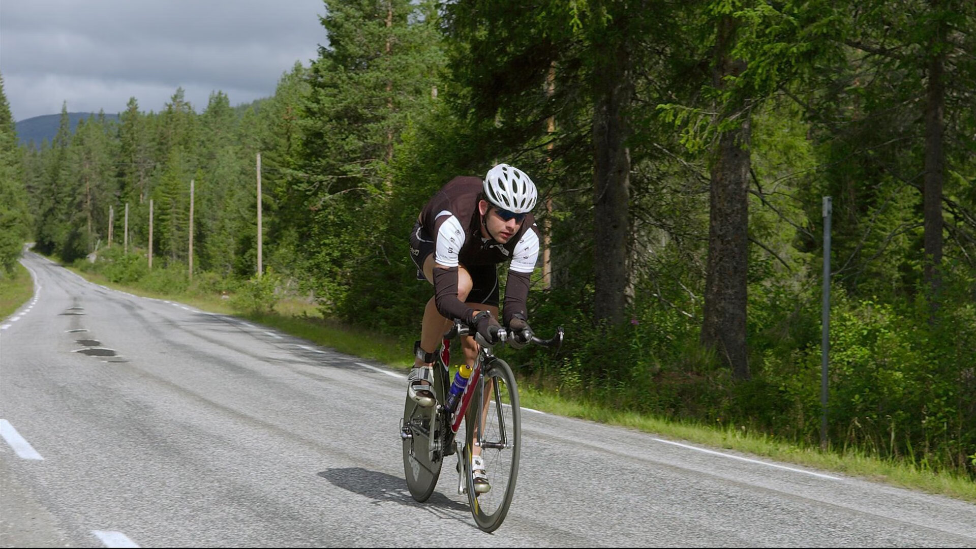 “中国足球产业持续融合发展，市场潜力巨大”，中国足球产业发展报告