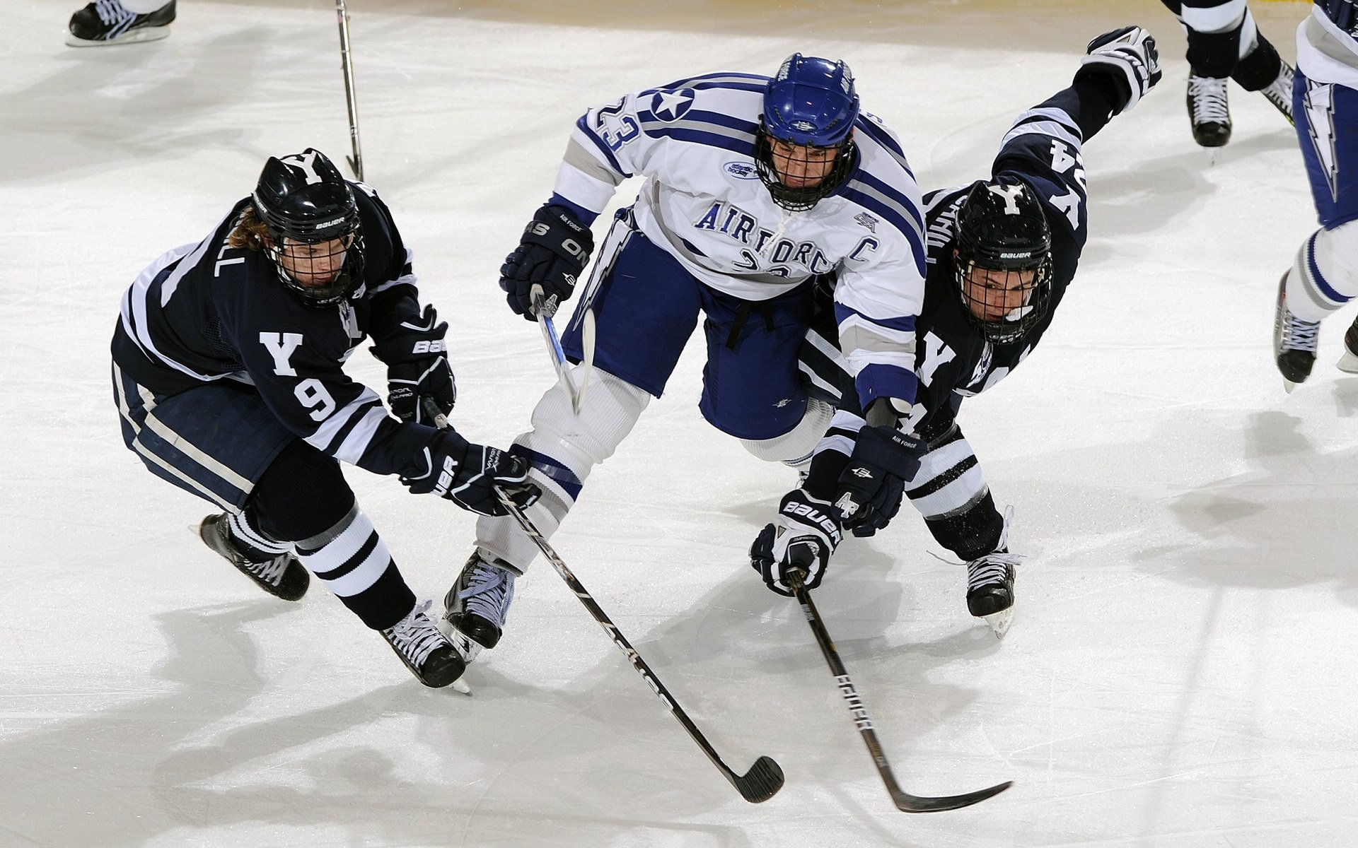 【多角度直播体验】虚拟现实带来沉浸式观赛新玩法，沉浸式虚拟演播室